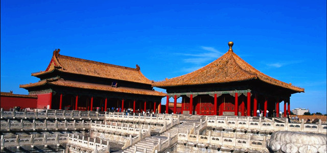 Find out the secrets of ancient emperors in Forbidden City. More choices in Top Attractions in Beijing.